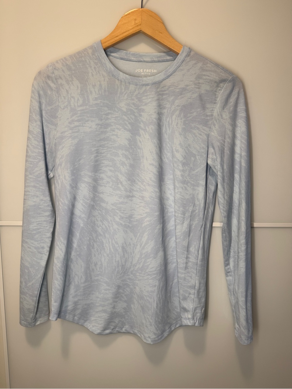 CLEARANCE 4/$15💸 Joe Fresh Active Long-Sleeve Crew Neck Tee